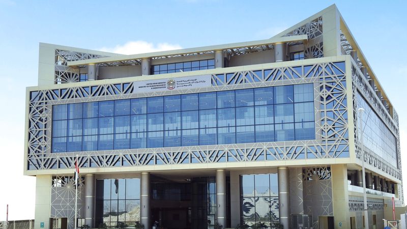 الامارات | 3 حالات تُلزم «مكاتب العمالة المساعدة» بردّ مبلغ الاستقدام