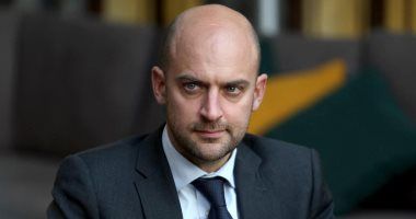 فرنسا تقترح فرض عقوبات على الضالعين في الهجمات على العلويين بسوريا