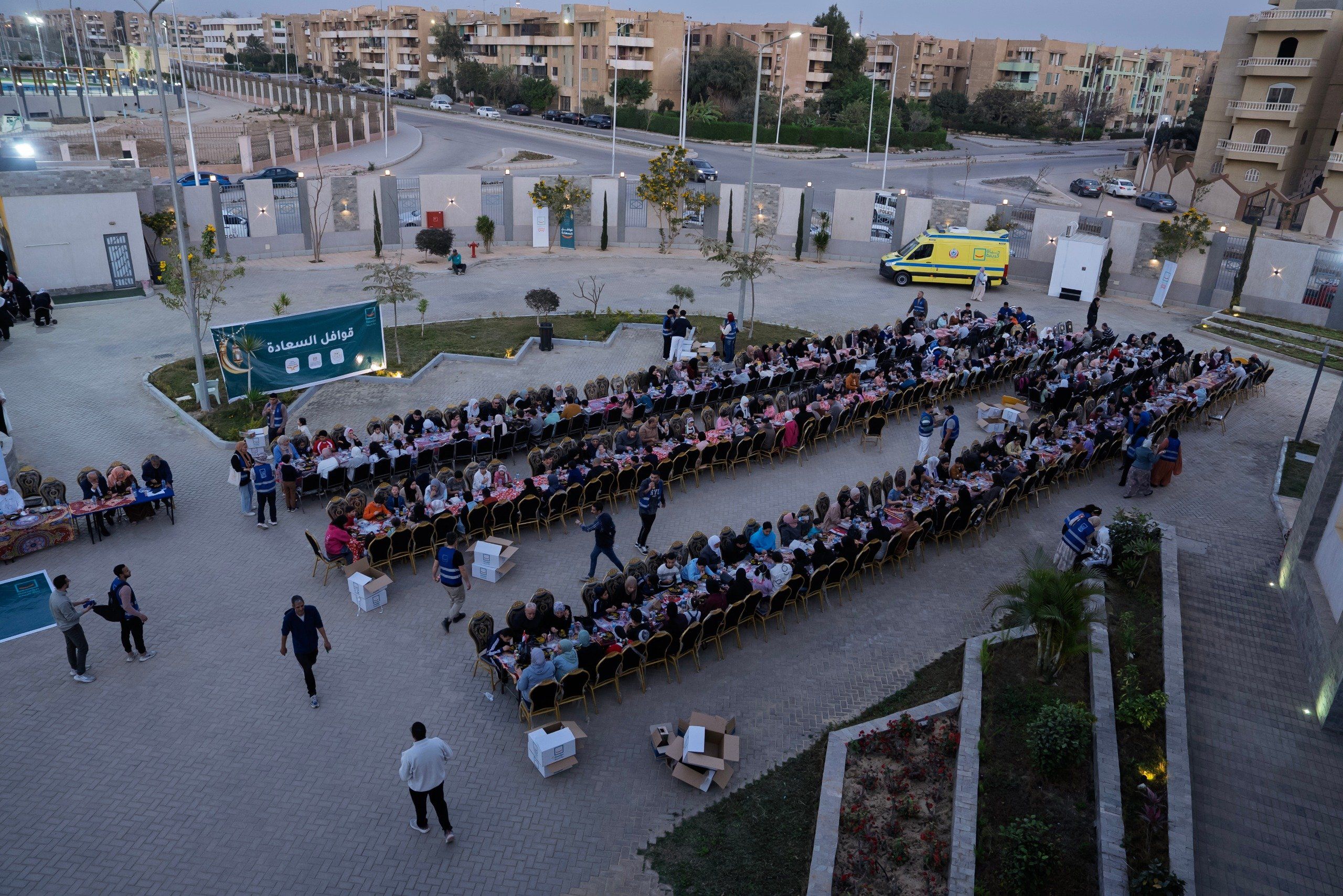 حياة كريمة تنظم قوافل السعادة لدعم الأسر الفلسطينية بالتعاون مع الجهات الشريكة.. فيديو