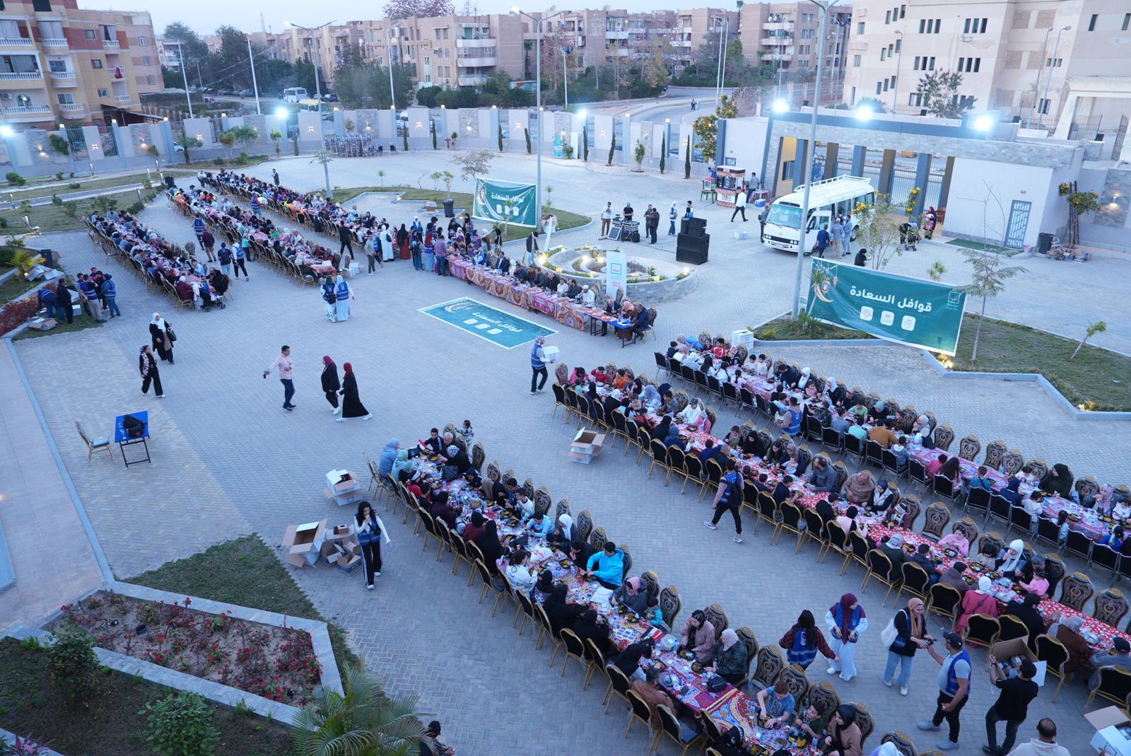 حياة كريمة تنظم قوافل السعادة لدعم الأسر الفلسطينية بالتعاون مع الجهات الشريكة.. فيديو