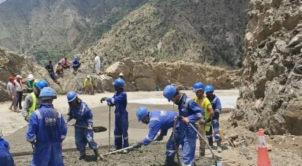 البرنامج السعودي لإعمار اليمن يعيد تأهيل طريق يخدم 5 ملايين يمني