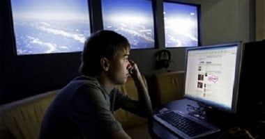 تكنولوجيا: استكشاف الجانب المظلم للإنترنت: الوجه الخفي للعالم الرقمي