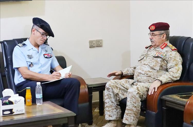 عاجل : رئيس هيئة الاستخبارات بالجيش يعقد اجتماع مع الملحق العسكري لهذه الدولة ومصادر تكشف عن تطورات خطيرة في الساعات القادمة