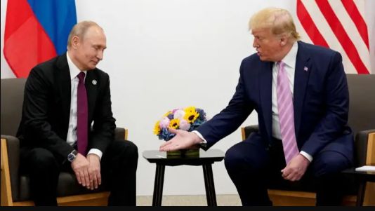 ماذا نعرف عن محادثات ترامب وبوتين المتوقعة غدا؟