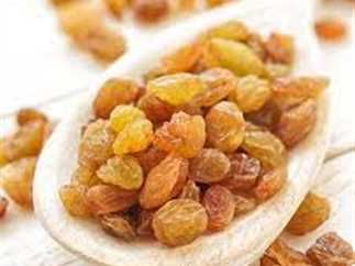 صحتك هتروح في داهيه بسببه".. خبير يحذر منا تناول هذا النوع من المكسرات