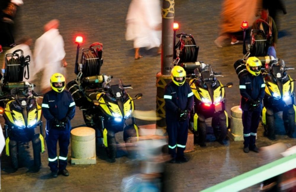 نشر عدد كبير من فرق الدفاع المدني لتحقيق سلامة الزوار والمعتمرين