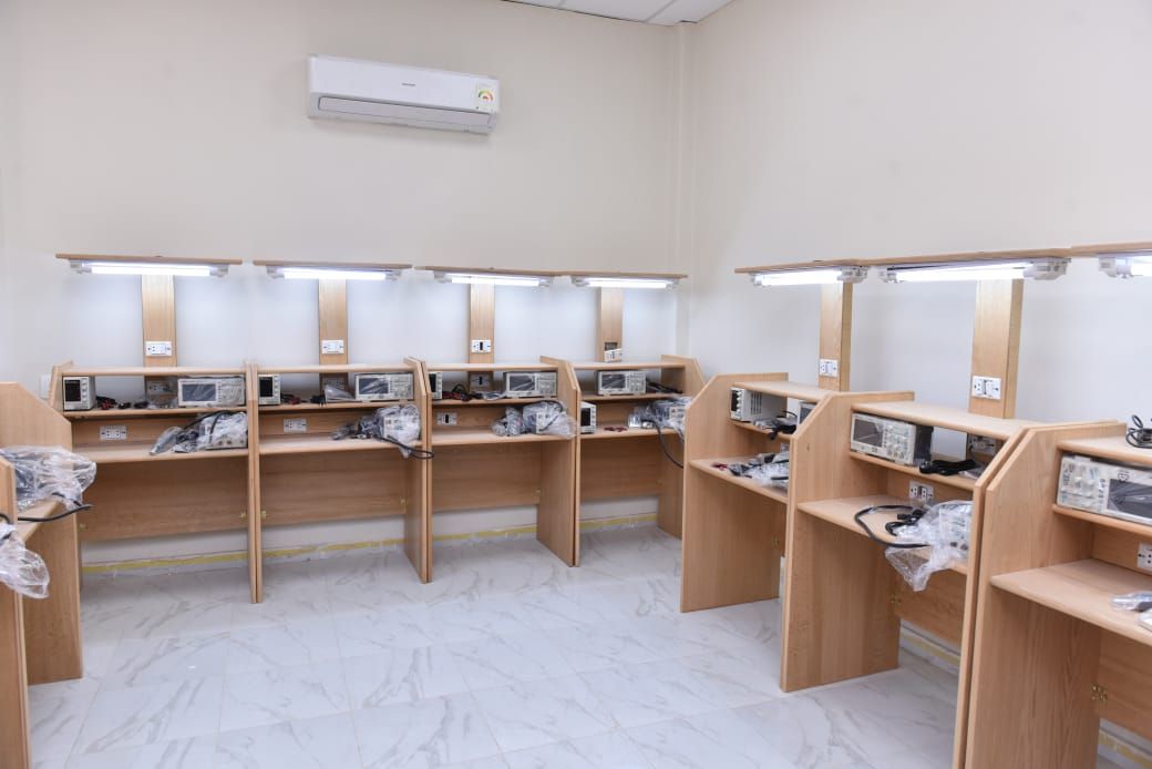 وزير العمل يتفقد مركز التدريب المهنى الجديد بمصر الجديدة