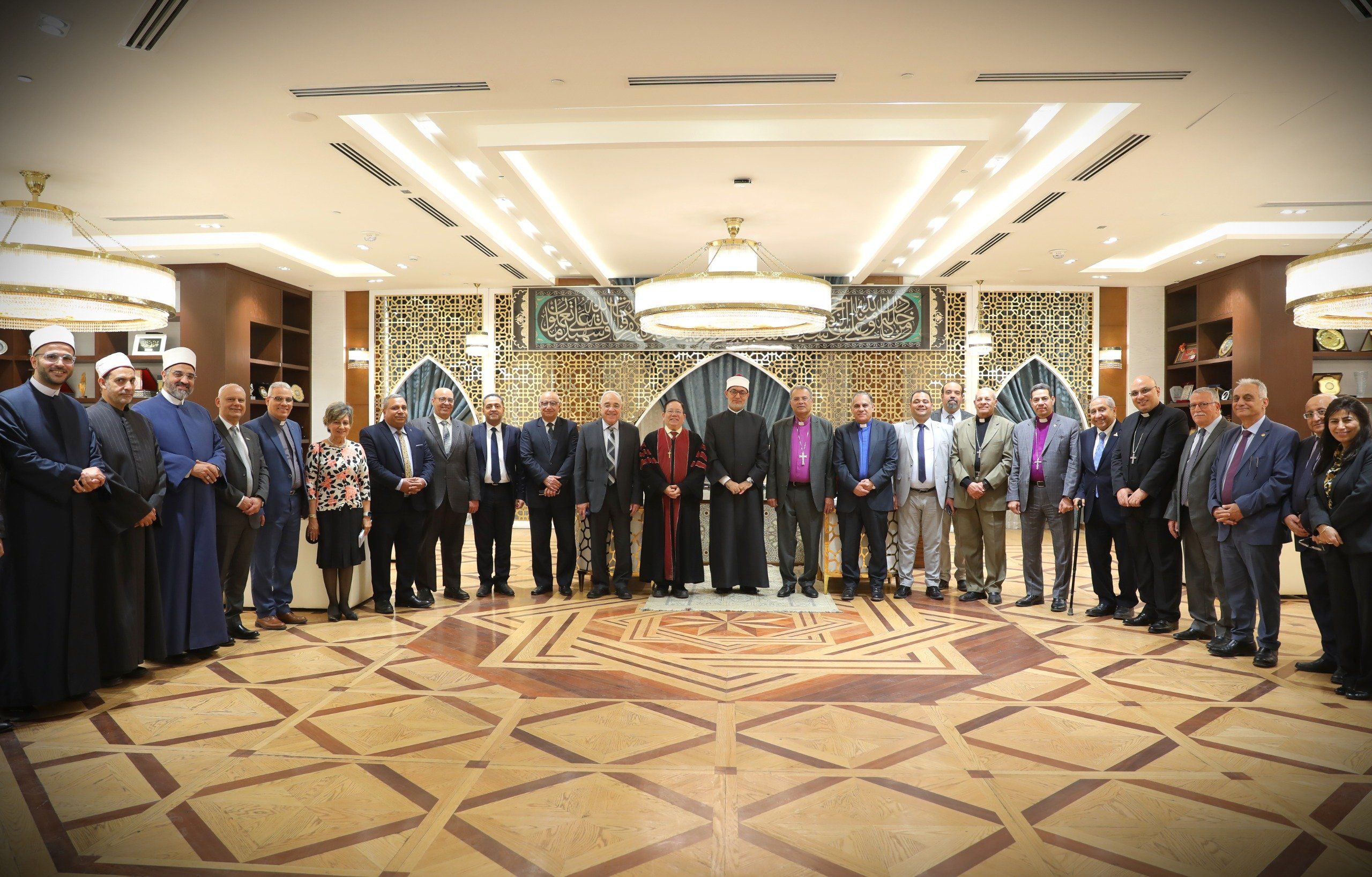 رئيس الطائفة الإنجيلية يزور مفتى الجمهورية لتهنئته بقرب حلول عيد الفطر