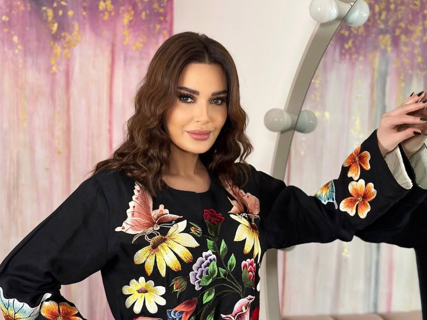 تسريحات شعر تناسب شكل وجهكِ بأسلوب النجمات.. تألقي بها في عزومات رمضان