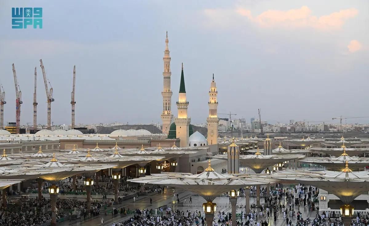 أكثر من 14 مليون زائر للمسجد النبوي خلال النصف الأول من ⁧‫رمضان ‬⁩.. فيديو