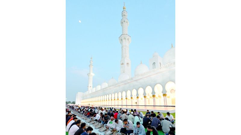 الامارات | مائدة الخير في إمارات الخير