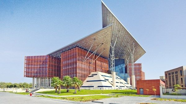 "قضاء أبوظبي" تنظم إفطاراً جماعياً لنزلاء مراكز الإصلاح والتأهيل وأسرهم