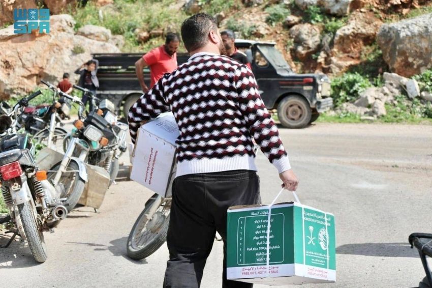السعودية | “مركز الملك سلمان للإغاثة” يوزّع 143 سلة غذائية في مدينة قطنا بمحافظة ريف دمشق