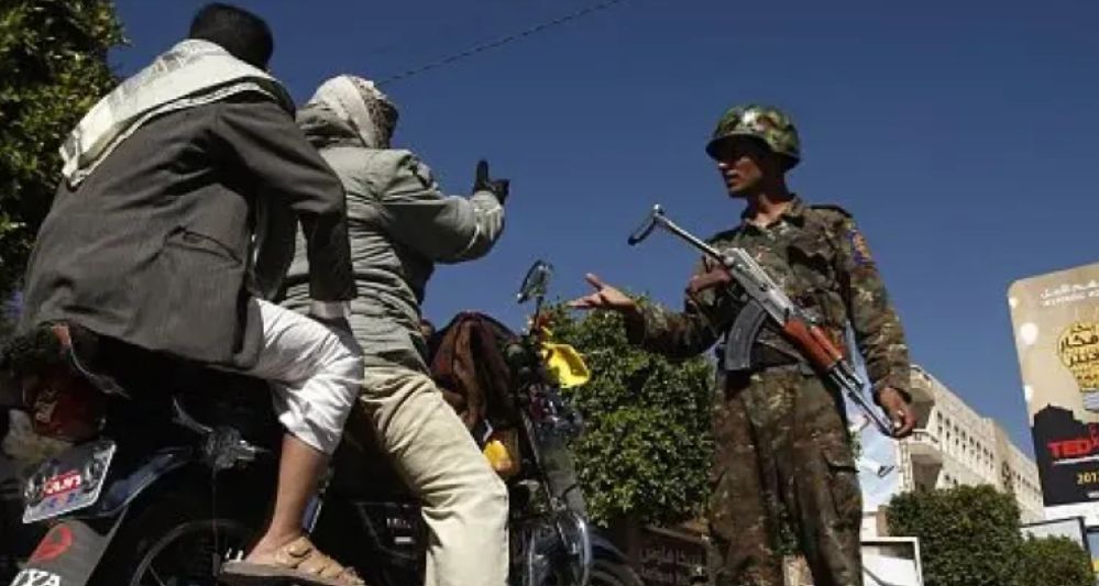 تحذير... جماعة الحوثي تبدأ باستخدام هذه الطريقة لتعزيز الرقابة والتجسس في العاصمة صنعاء