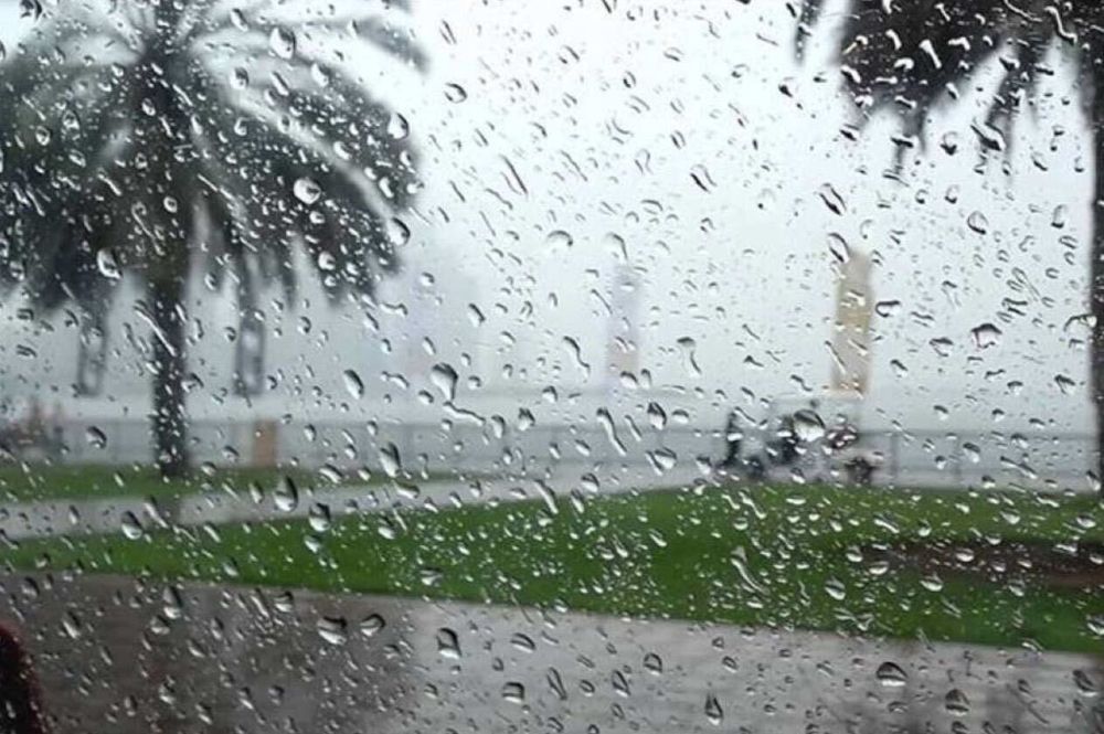 طقس السعودية.. أمطار غزيرة وزخات من البرد على عسير