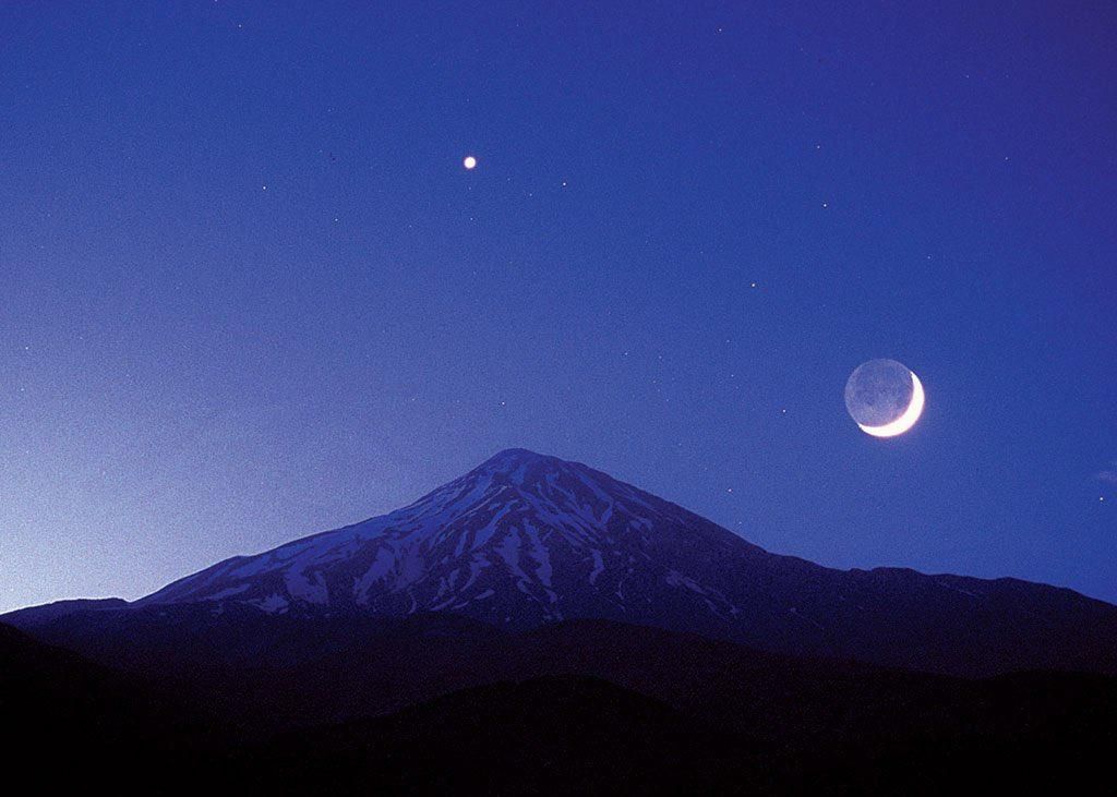 تقرير فلكي حول ظروف رؤية هلال عيد الفطر 1446 هـ