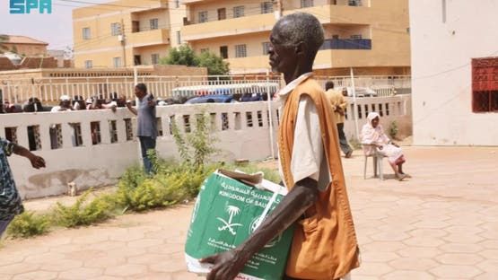 الخليج اليوم .. مركز الملك سلمان يوزع 1200 سلة غذائية في السودان