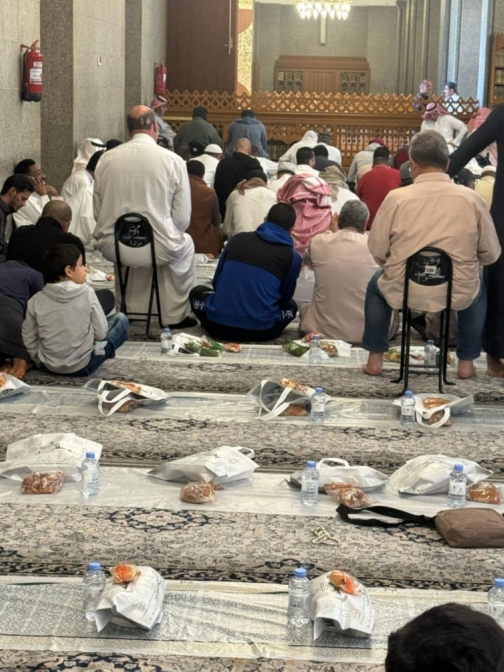 3 جهات للإشراف على وجبات الإفطار بالمدينة المنورة