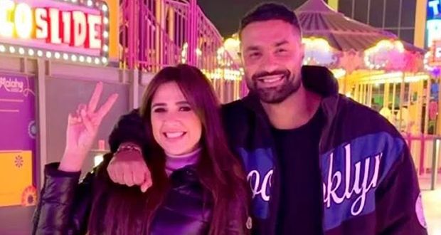 ياسمين عبد العزيز تفاجئ كريم فهمي في الكواليس.. ظهرت بشكل مخيف