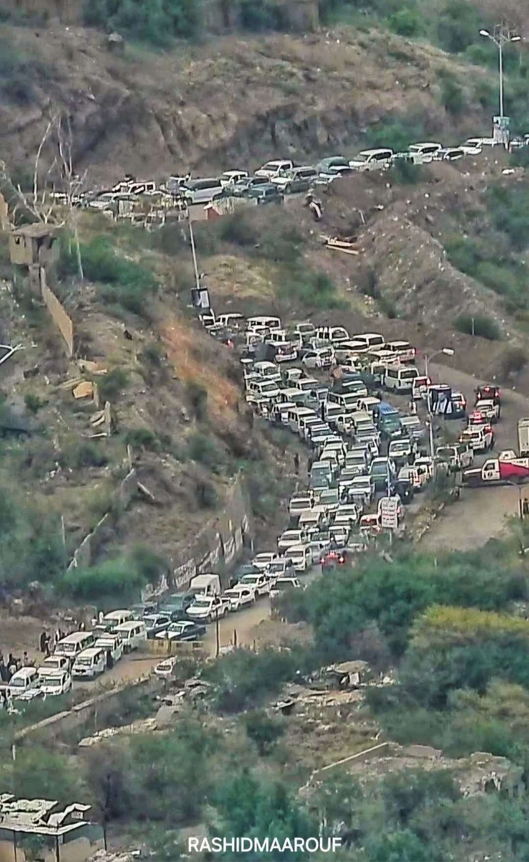 اعتقال سبعيني قدم مع حفيدته لقطع جواز في هذه المحافظة الخاضعة لسيطرة الشرعية