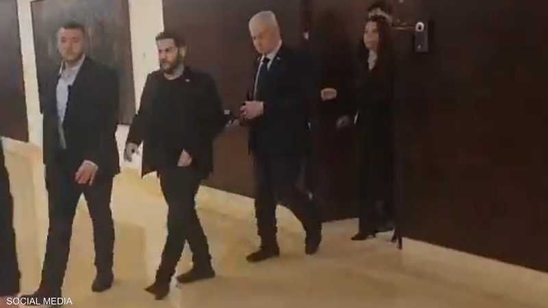 الخليج اليوم .. نتنياهو يحتمي بملجأ أثناء هجوم صاروخي من اليمن