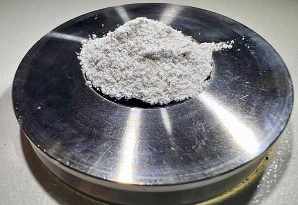 باحثون من "نيويورك أبوظبي" يطوّرون خليطاً مبتكراً لاختبارات استكشاف القمر