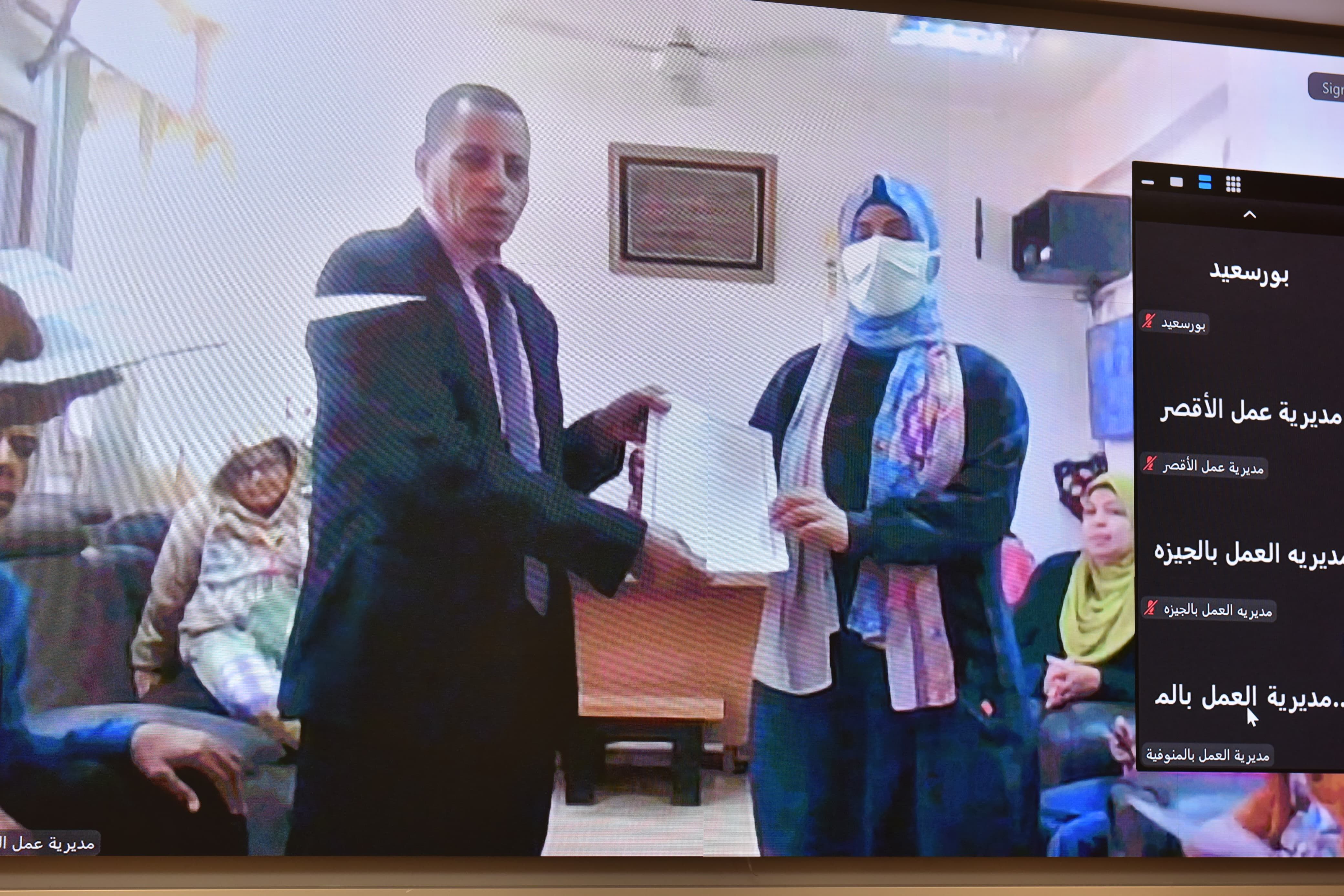 وزير العمل: تسليم 750 عقد عمل للشباب بينهم 179 عقدا لذوى همم