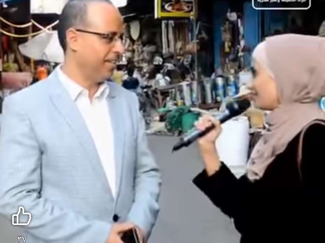 الاعلامي محمد الردمي يثير الاعجاب عقب ظهوره بجانب اعلامية شابة حاولت احراجه