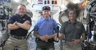 تكنولوجيا: مخاطر صحية وراء نقل رواد ناسا العالقين فى الفضاء للمستشفى فور عودتهم للأرض