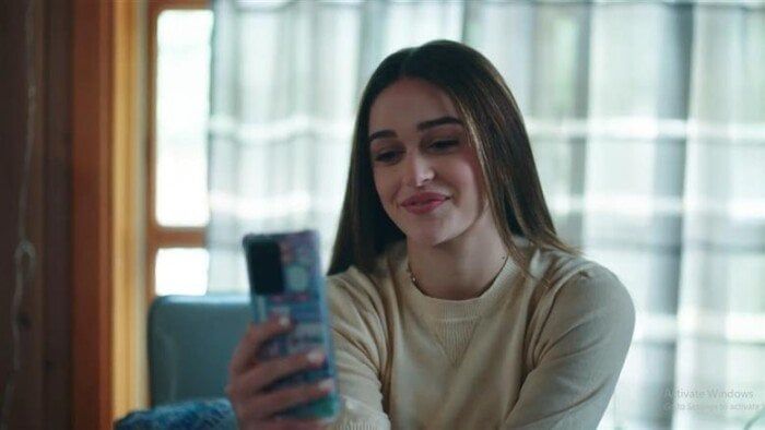 صديق حسن يدعوه لسرقة البنوك عبر الإنترنت.. ملخص الحلقة الخامسة من مسلسل حسبة عمري