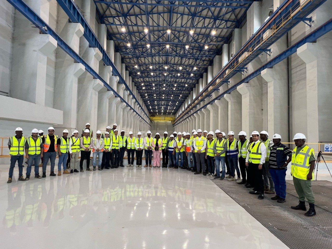 وزير الخارجية والهجرة يتفقد موقع سد "جوليوس نيريرى" التنزانى.. صور