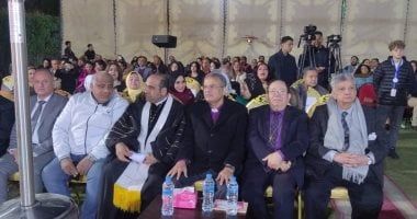 الكنيسة الإنجيلية بالمقطم تبدأ حفل تكريم الأمهات المثاليات .. صور