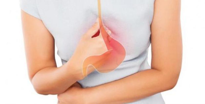 عادات غذائية خاطئة تسبب ارتجاع المريء في رمضان.. تجنب الحلويات بعد الإفطار