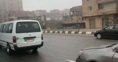 النشرة المرورية.. كثافات متوسطة للسيارات بمحاور القاهرة والجيزة