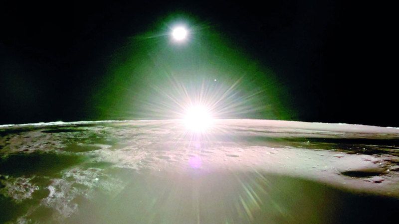 الامارات | روبوت يلتقط صوراً عالية الدقة لغروب الشمس القمري