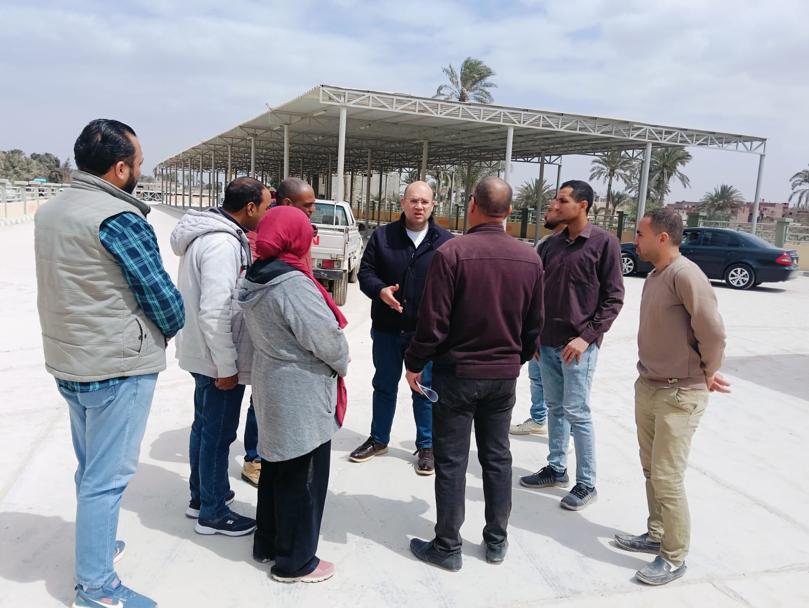 نائب محافظ الجيزة يتفقد مشروع موقف السرفيس الجديد بالصف تمهيدا لتشغيله