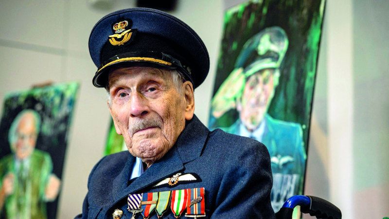 الامارات | آخر طيار من «معركة بريطانيا» يرحل عن 105 أعوام