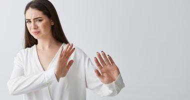 طالع الأبراج: 5 أبراج بتقدر تكتشف الشخصيات التوكسيك.. حاستها السادسة عالية