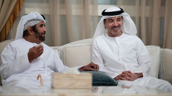 هزاع بن زايد يزور سيف بن محمد ويتبادلان التهاني بمناسبة شهر رمضان