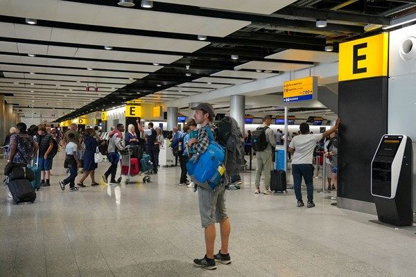 إغلاق مطار هيثرو البريطاني بسبب حريق