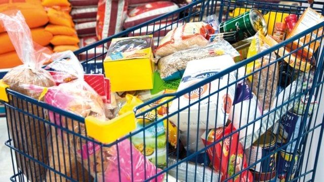 استعراض أسعار السلع التموينية بعد منحة رمضان 2025 على بطاقة التموين: كل ما تحتاج معرفته!