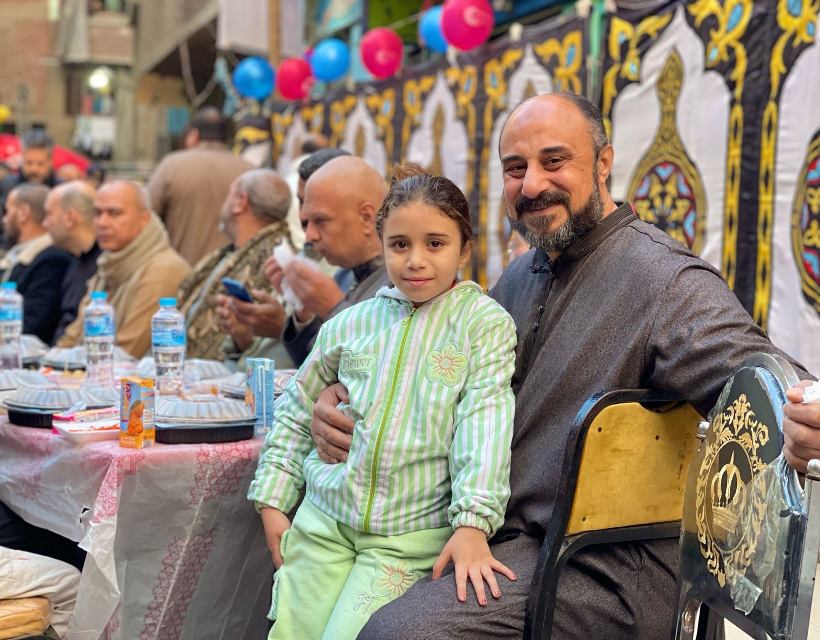 الوراق بتفرح.. أهالى بحر البلد يجتمعون على سفرة إفطار واحدة