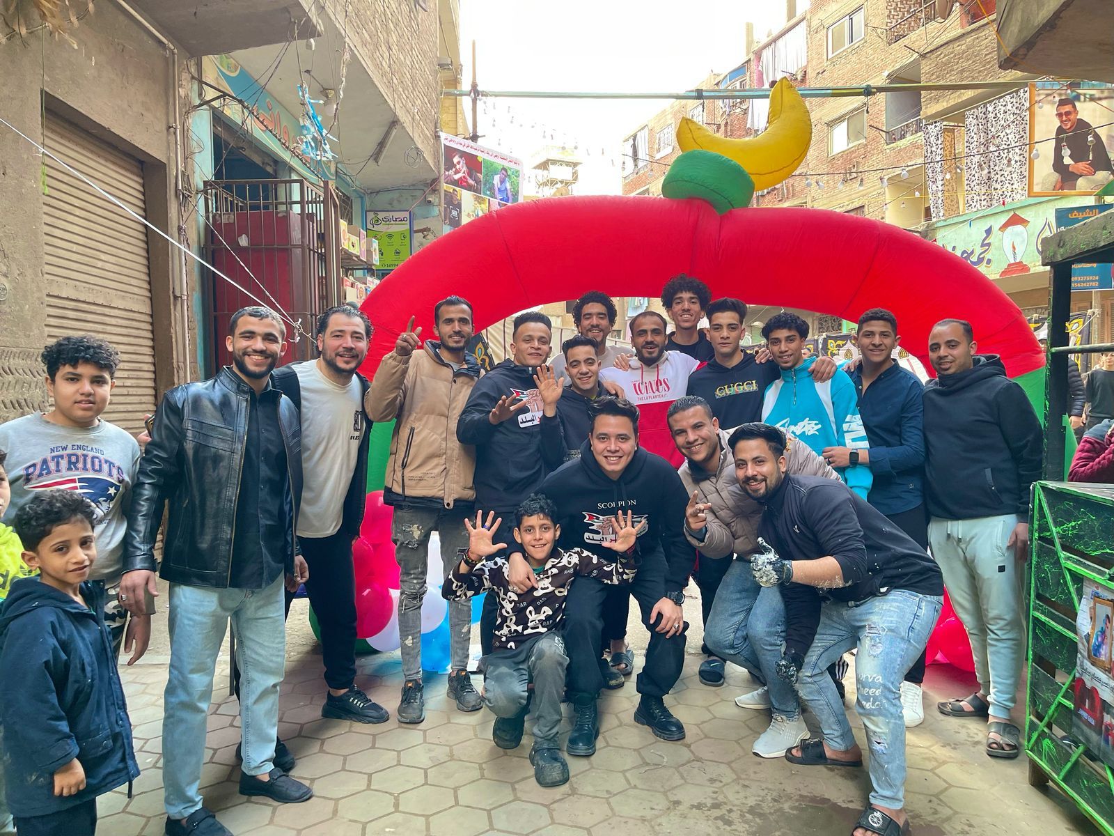 الوراق بتفرح.. أهالى بحر البلد يجتمعون على سفرة إفطار واحدة