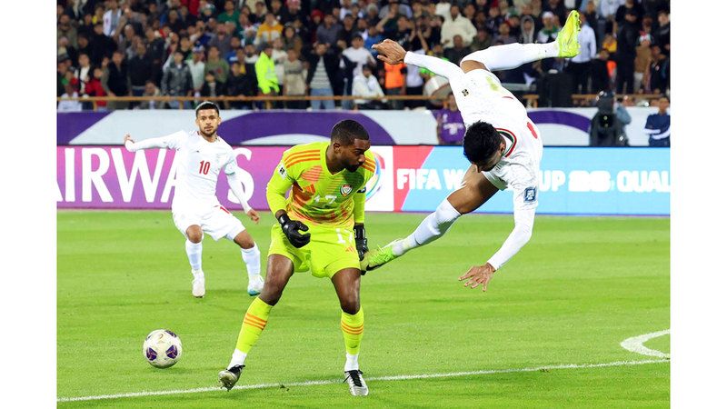 الامارات | «الأبيض» يُعقّد حسابات التأهل المباشر