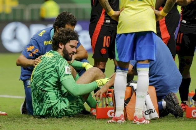 تصفيات مونديال 2026: الاصابة تحرم البرازيل من أليسون في مواجهة الأرجنتين