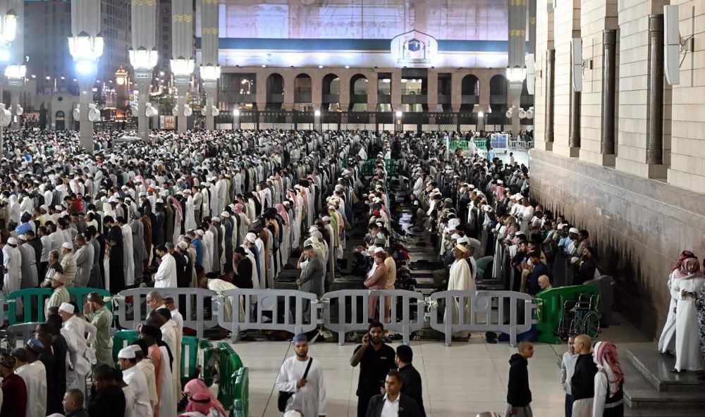 مشاهد إيمانية وروحانية في صلاتي التراويح والتهجد بالمسجد النبوي