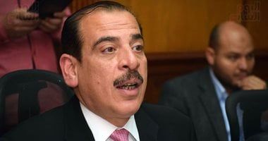 نائب وزير الصحة يجرى زيارة ميدانية لعددٍ من المستشفيات بأسيوط