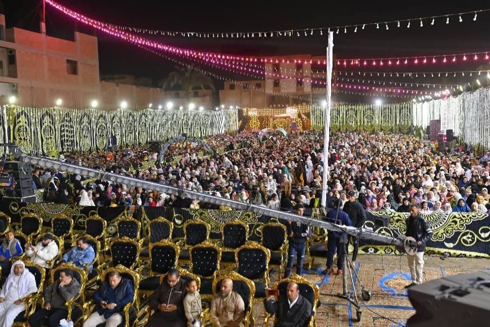 زفة شعبية لتكريم حفظة القرآن الكريم فى قرية سقارة و 30 رحلة عمرة للأوائل.. صور