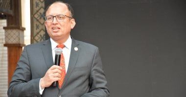 رئيس جامعة حلوان يهنئ الأمهات المصريات في عيدهن: شريكات فى بناء الوطن