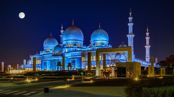 جامع الشيخ زايد الكبير.. أهم معالم الجذب في الشرق الأوسط